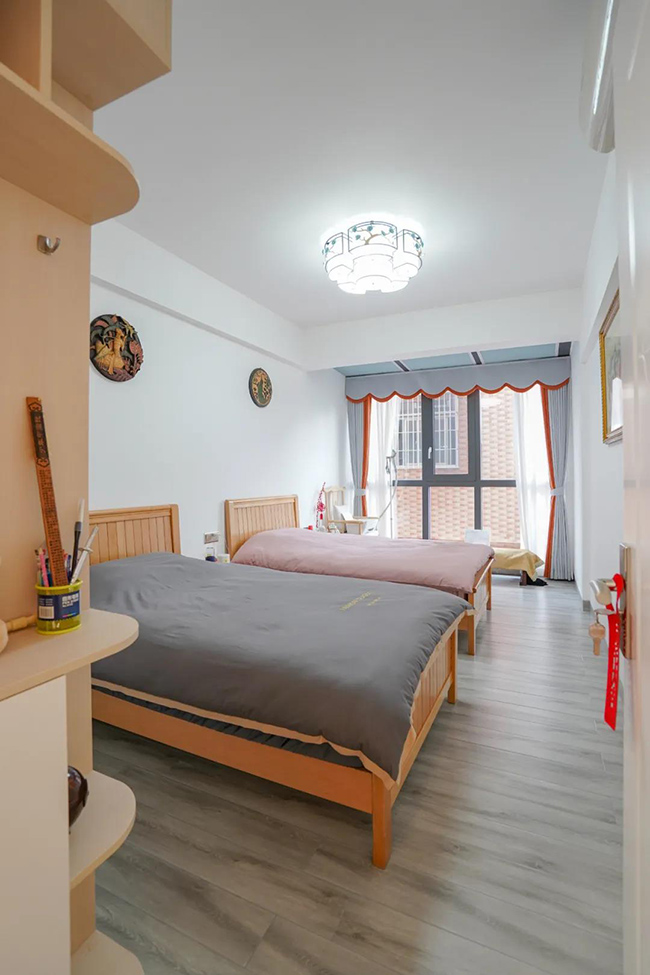 250㎡新中式別墅，室內(nèi)溫馨，后院融合自然環(huán)境